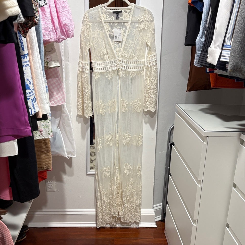 Forever 21 Vanilla Lace V-Neck Dress